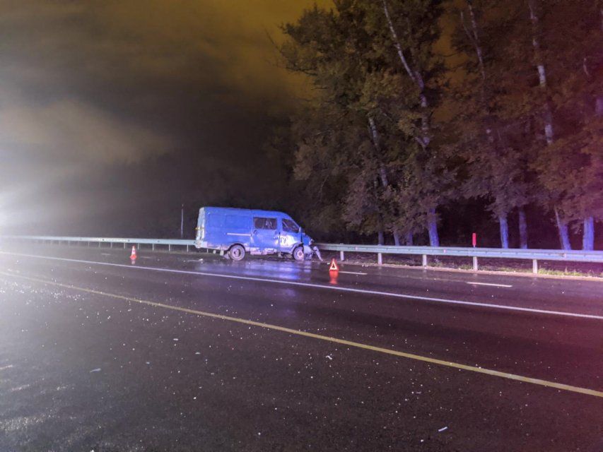 На трассе под Орлом столкнулись "Газель" и "Рено". Пострадал один человек