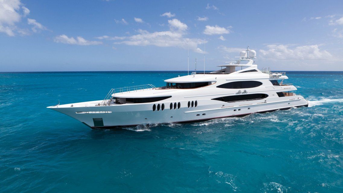 Орловчане должны заплатить почти 400 тысяч рублей за свои яхты и катера