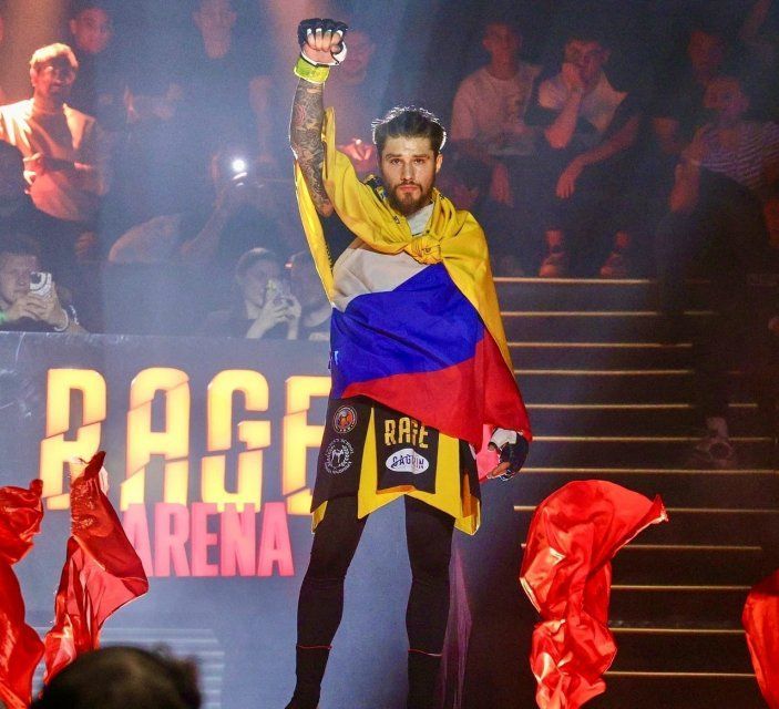 Орловчанин Владислав Туйнов одержал победу на турнире Rage Arena -10