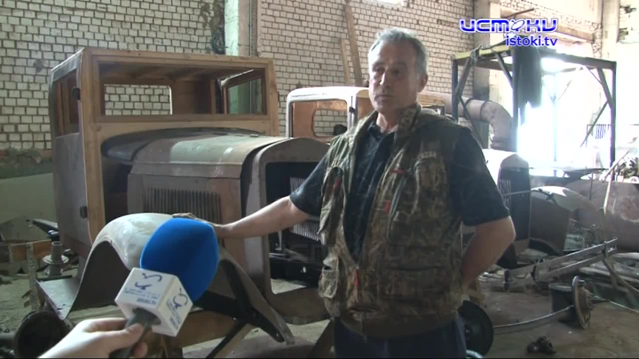 Автолегенды СССР и раритетная военная техника.