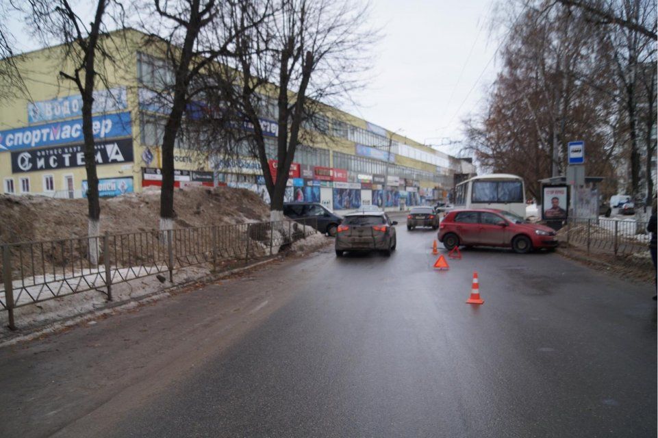 Два подростка и шестилетний ребенок пострадали в ДТП с маршруткой в Орле