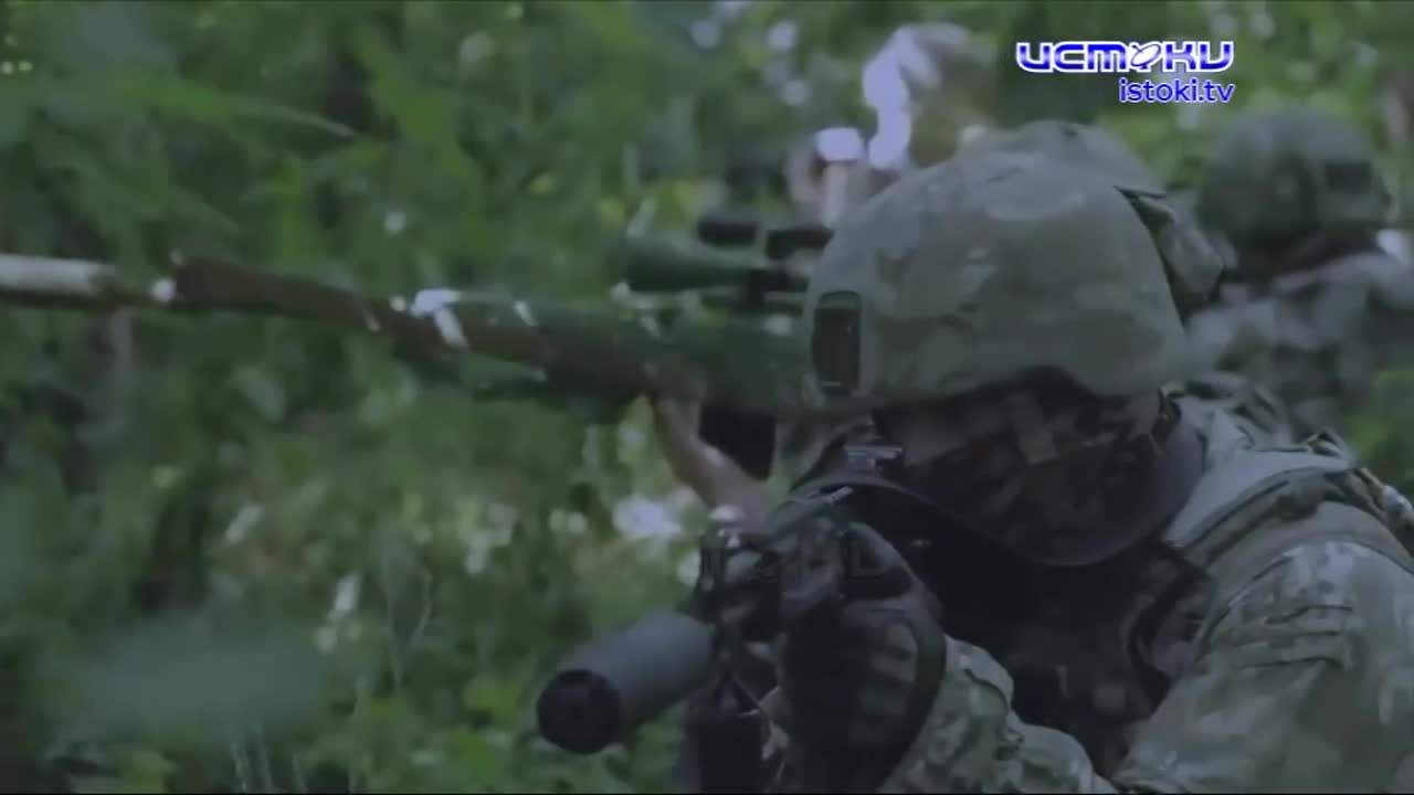 Они появились от вдохновения поездками на передовую, разговорами с доблестными бойцами. Мы встретились с орловским исполнителем, песни которого помога...