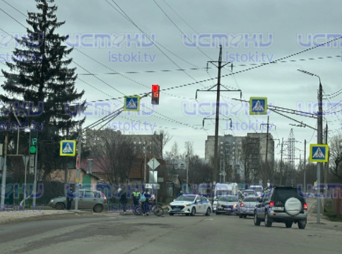 Сегодня на регулируемом перекрестке ул. Генерала Родина и Колхозной произошло ДТП с участием питбайка