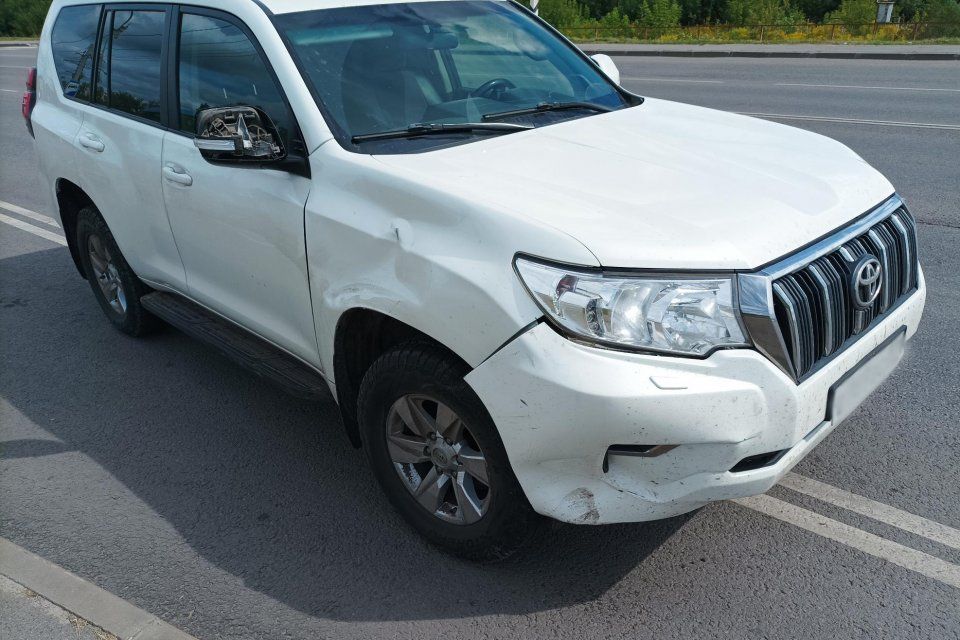 В Орле водитель Toyota Land Cruiser сбил подростка на пешеходном переходе