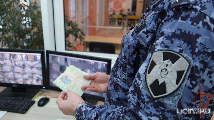 Росгвардейцы проверяют орловские школы