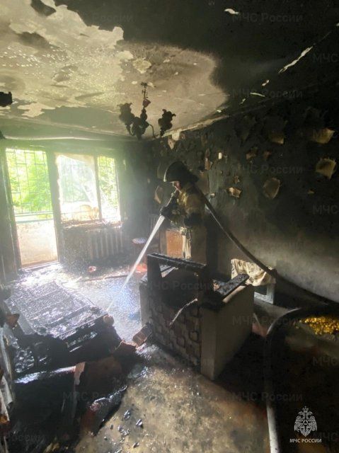 В Орле спасли двух человек из пожара