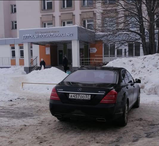 Андрей Клычков пожертвовал свой служебный автомобиль медикам