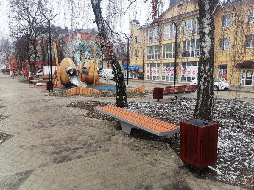 В Ливнах новый игровой комплекс оказался опасен для детей