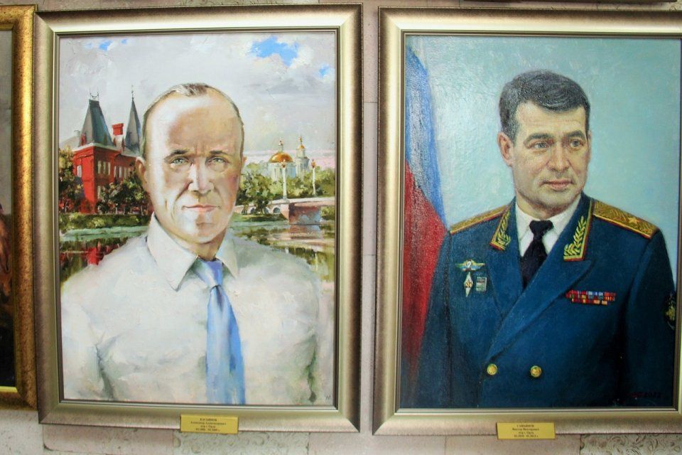 В галерее руководителей Орла презентовали 2 новых портрета