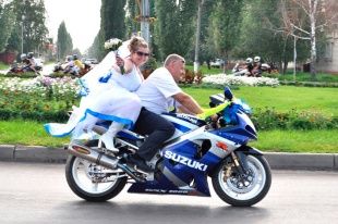 В Ливнах прошла мотосвадьба