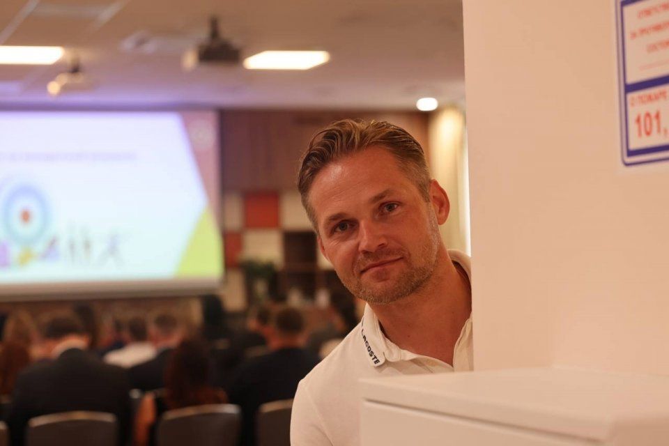 "Мужчина по природе физически сильнее" (с)