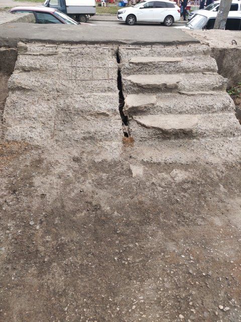 Лестница к скверу Семьи в Орле пришла в негодность