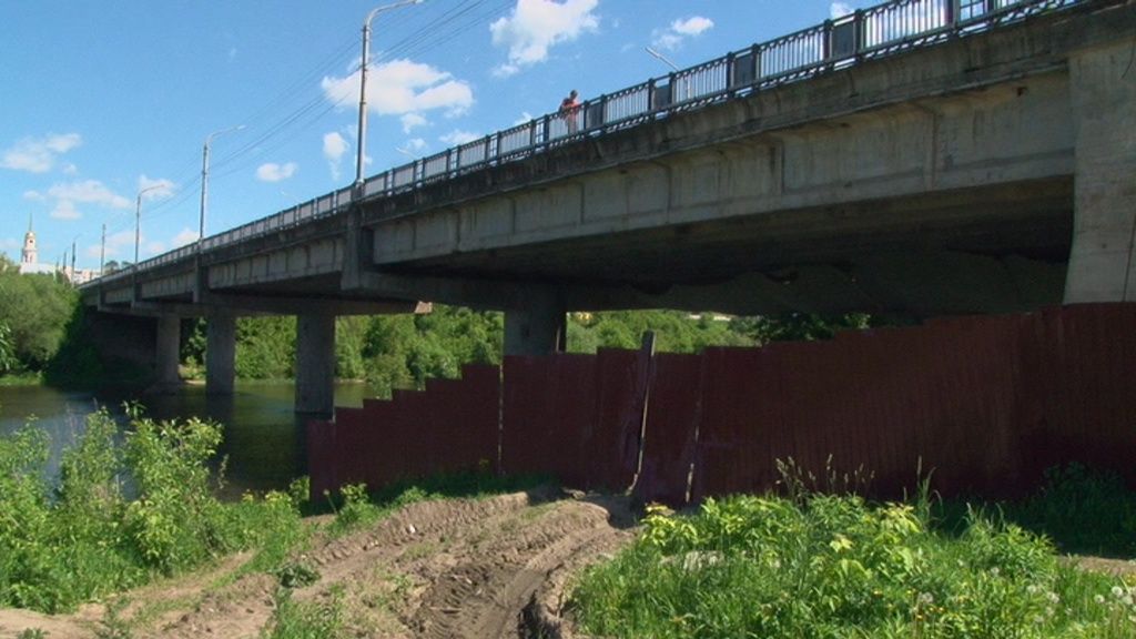 В Орле просят приостановить торги по выбору нового подрядчика для ремонта моста Дружбы