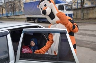 Сотрудники ГИБДД и сказочные персонажи вышли в рейд