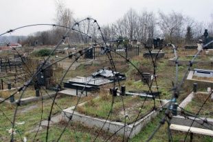 На закрытых орловских кладбищах продают под захоронения чужие могилы?