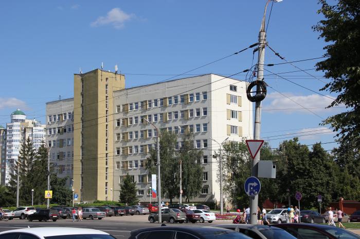 «Исполнилось 65 — и ты никому не нужен»: главврача орловской поликлиники оставили без работы