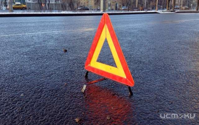 В Покровском районе автомобиль опрокинулся в кювет В Покровском районе автомобиль опрокинулся в кювет