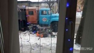 «Машина наша, по людям непонятно». На кого работают пьяные коммунальщики?