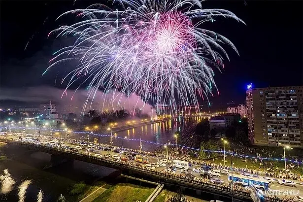 В Орле на праздничный салют к 9 Мая выделят более 2,2 млн рублей