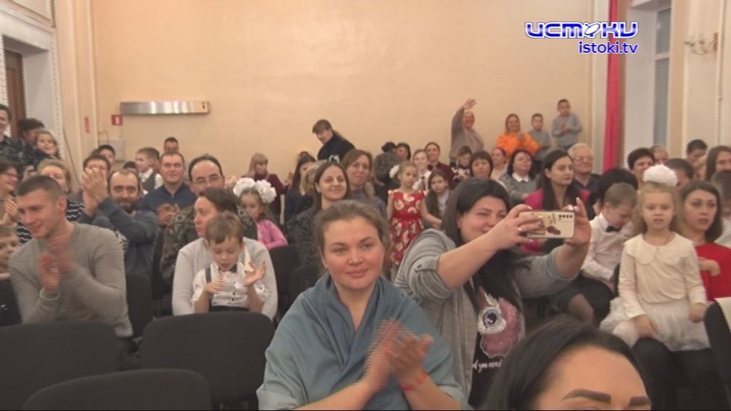 Мамам посвящается. В преддверии праздника Дня Матери воспитанницы центра детского творчества №2 подготовили концерт