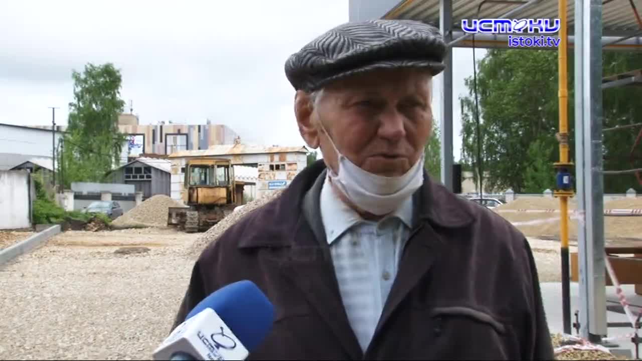 В Орле у жилых домов на Ломоносова строят мойку и заправку