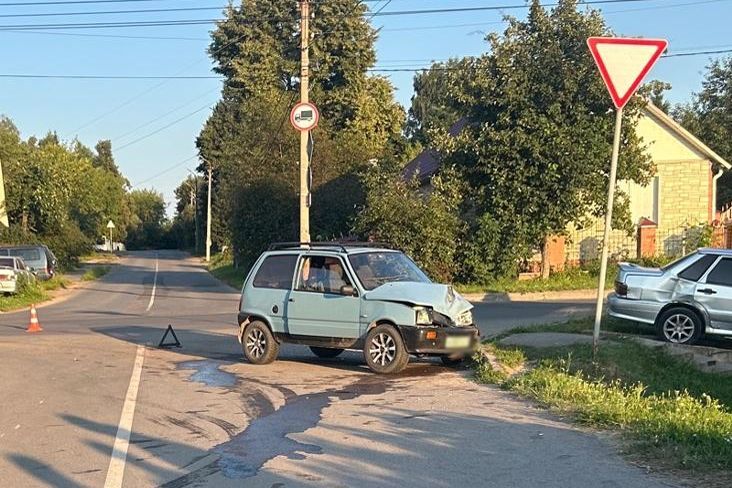 Водитель без прав спровоцировал ДТП в Мценске