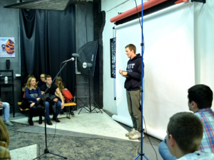 "Поэт без усов" сменил просторы Интернета на живую публику 