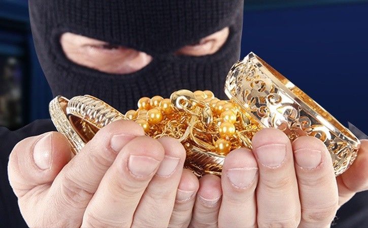 Ливенские полицейские раскрыли кражу золотых изделий на 50 тысяч рублей