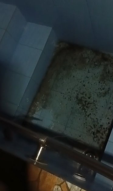 В Ливенском районе вандалы залили масло в купель при часовне 