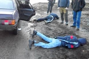 Во Мценске задержаны четверо мужчин, пытавшихся напасть на предпринимателя