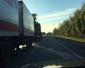Видео: автолюбители выстроились в многокилометровую пробку в сторону Нарышкино1537973154
