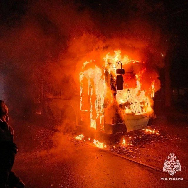 В Орле сегодня утром загорелся подарок из Питера. 