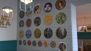 Винил превращается в произведение искусства: орловский художник создал эксклюзивную выставку