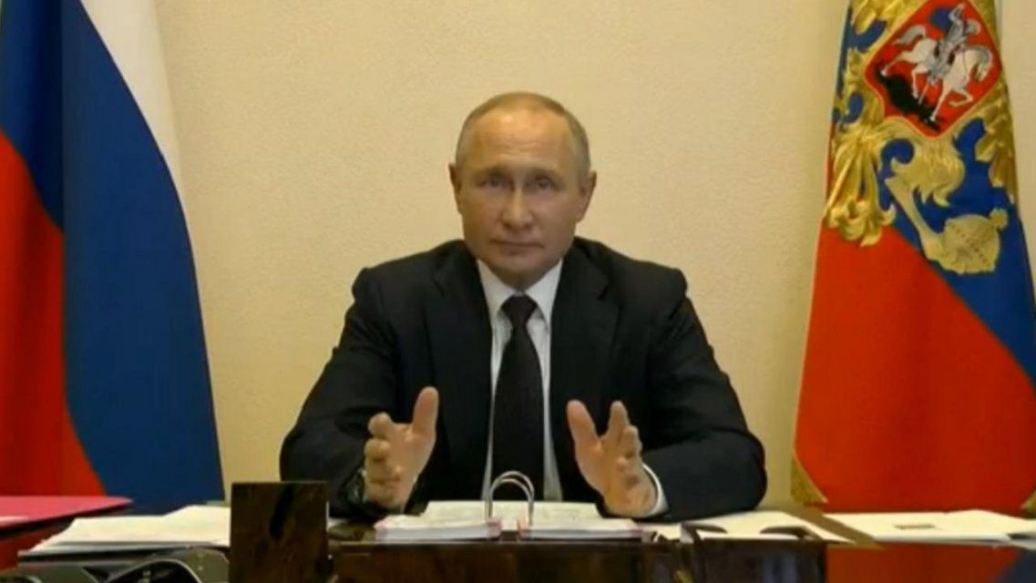 Сидим дома дальше: Путин продлил режим нерабочих дней до 11 мая