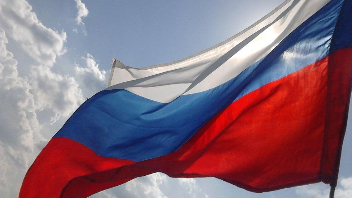 Орловчане станцуют, прославляя Россию и триколор