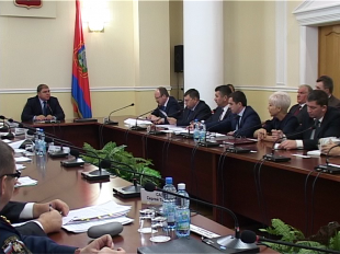 Губернатор подозревает областных чиновников в саботаже 