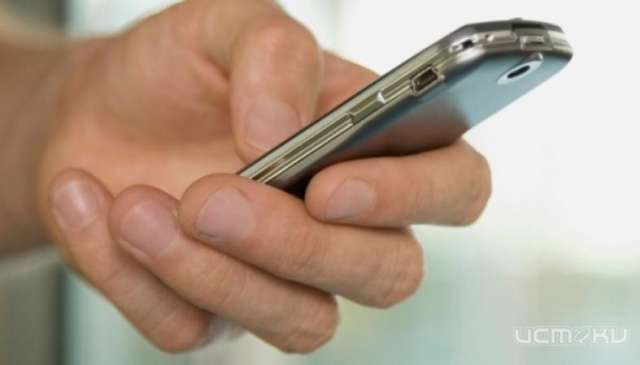 Во Мценске 22-летний парень присвоил телефон, оставленный женщиной на лавке