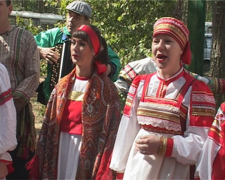 В Орловском Полесье водили Троицкие хороводы ...