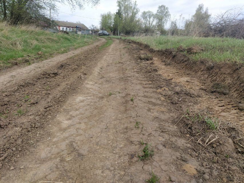 Под Орлом скорая помощь не смогла проехать к ветерану ВОВ из-за плохой дороги