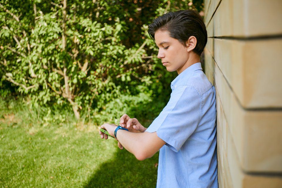 В Орловской области смарт-часы стали популярным подарком к школьным каникулам