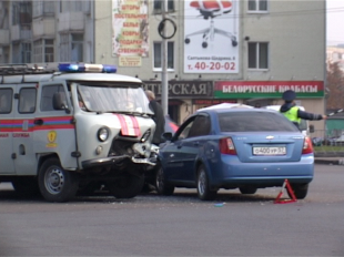 Спешили на аварию и сами в неё попали 
