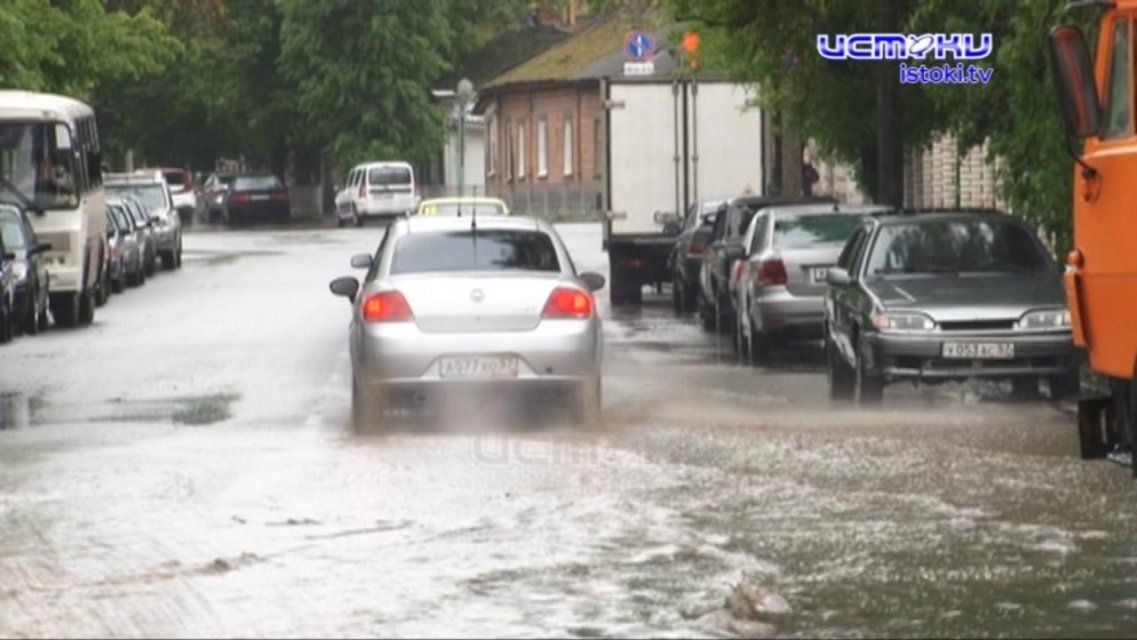 Орел плывет: затянувшиеся дожди напомнили о традиционной проблеме города