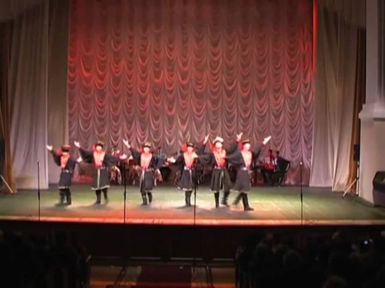 Астраханский государственный ансамбль песни и танца на сцене ДК ЖД