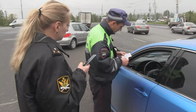 Орловские приставы в поисках должников вышли на дороги
