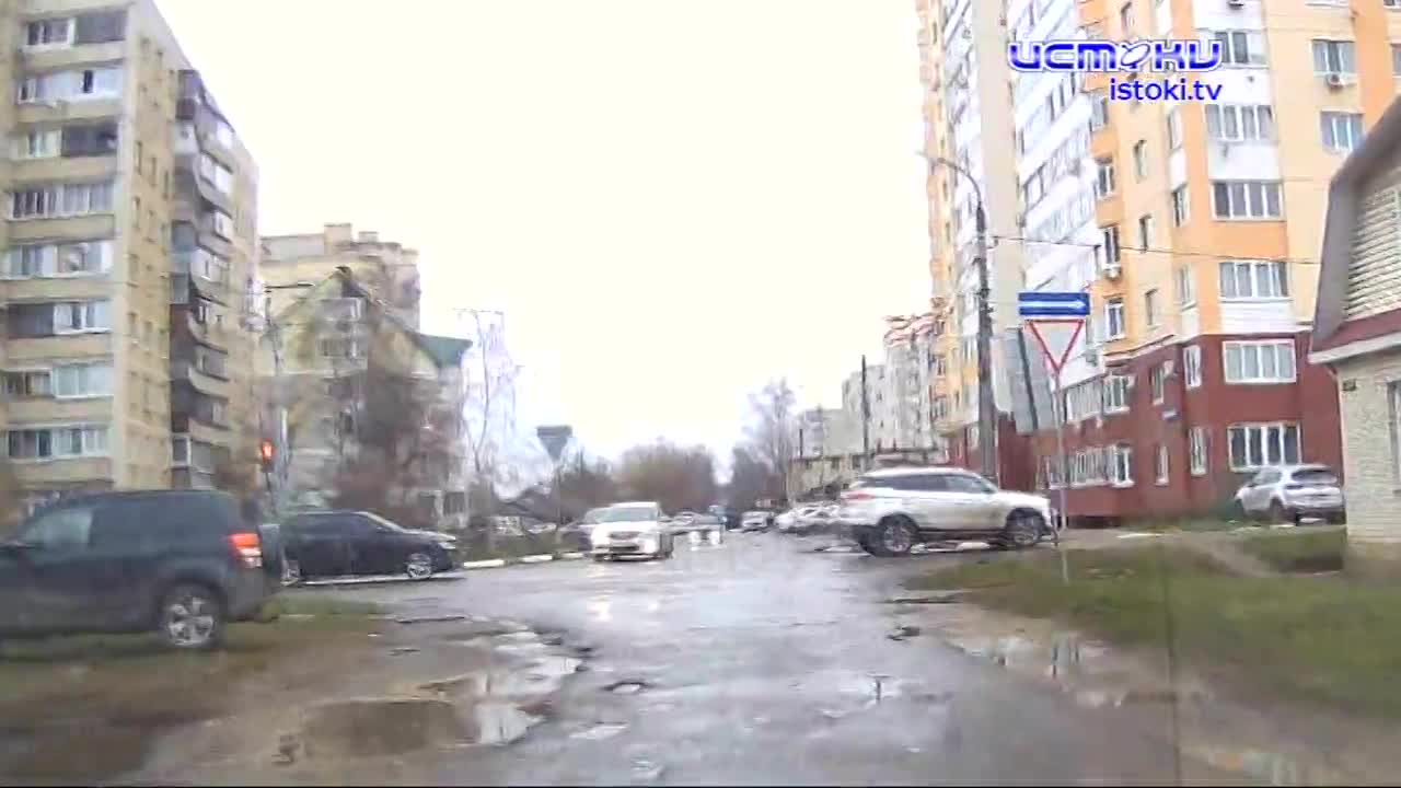 Тренд онлайн-общения чиновников с орловчанами набирает обороты. Накануне в эфир вышел областной чиновник Алексей Субботин. Он зачитал с листа сухие ци...