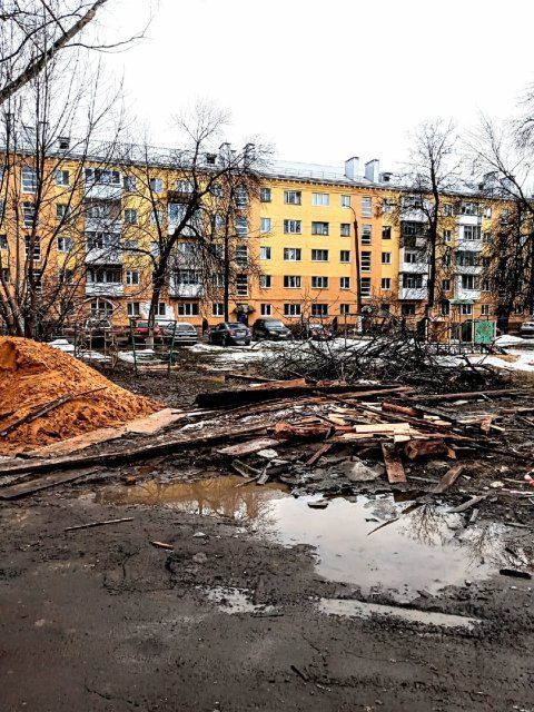 «Так выглядит ад», — орловчанка показала, во что превратился один из дворов Орла