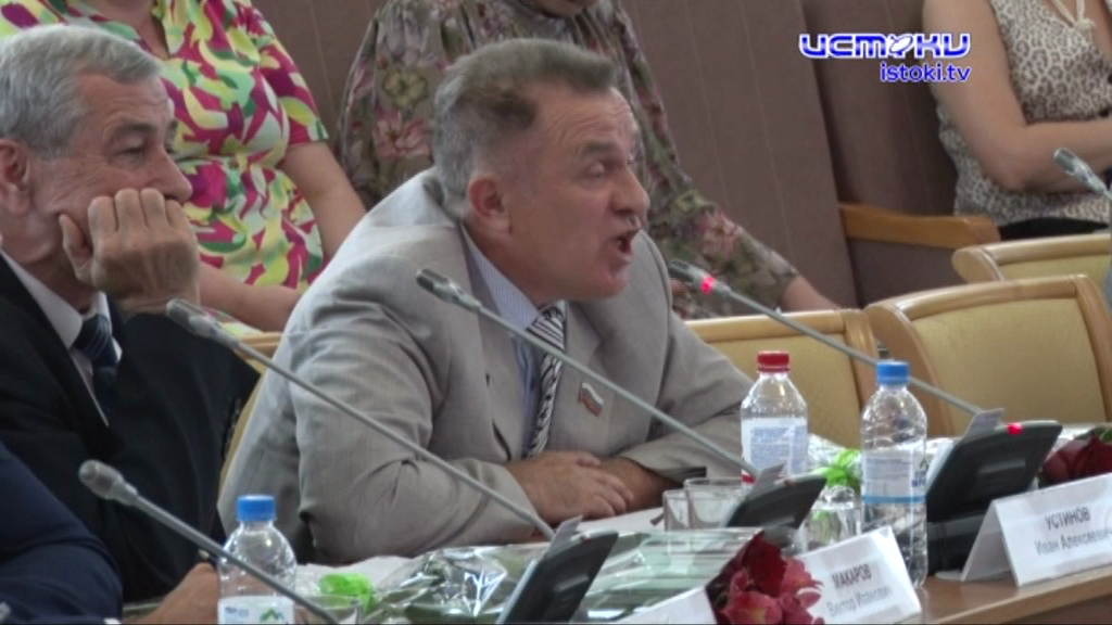 Экспресс-новости: задержан главврач областной клинической больницы, жители Лужков просят обеспечить безопасность детей, а на Наугорке жители неделю сидят без горячей воды - все это и не только в нашей традиционной рубрике 