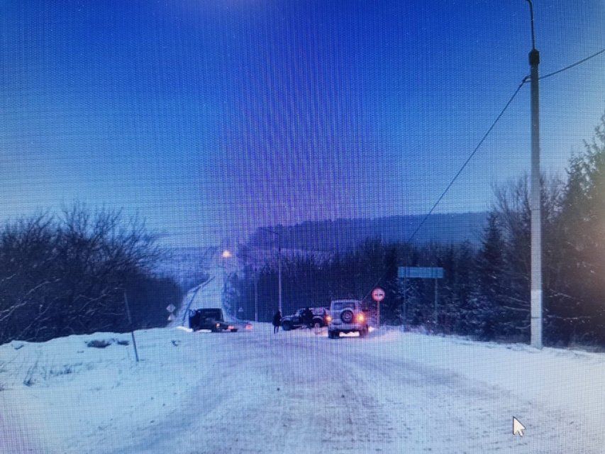 В Орловской области иномарка врезалась в опору ЛЭП