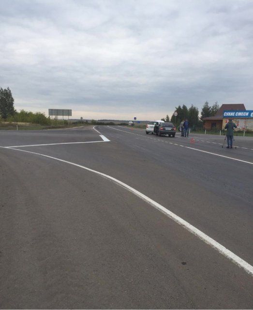 Под Орлом столкнулись «Шкода» и «Лада». Два человека получили травмы