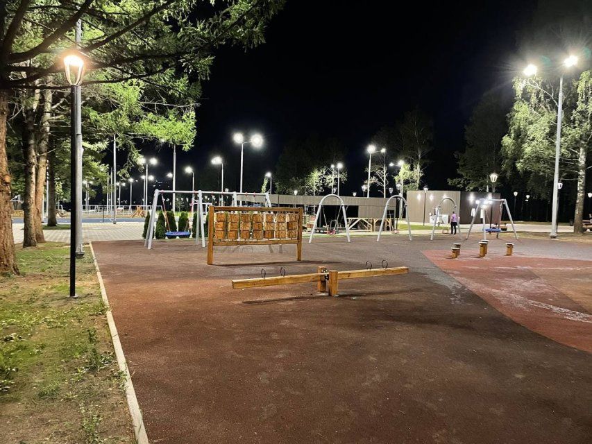 Обновленный парк Победы в Орле остался без света